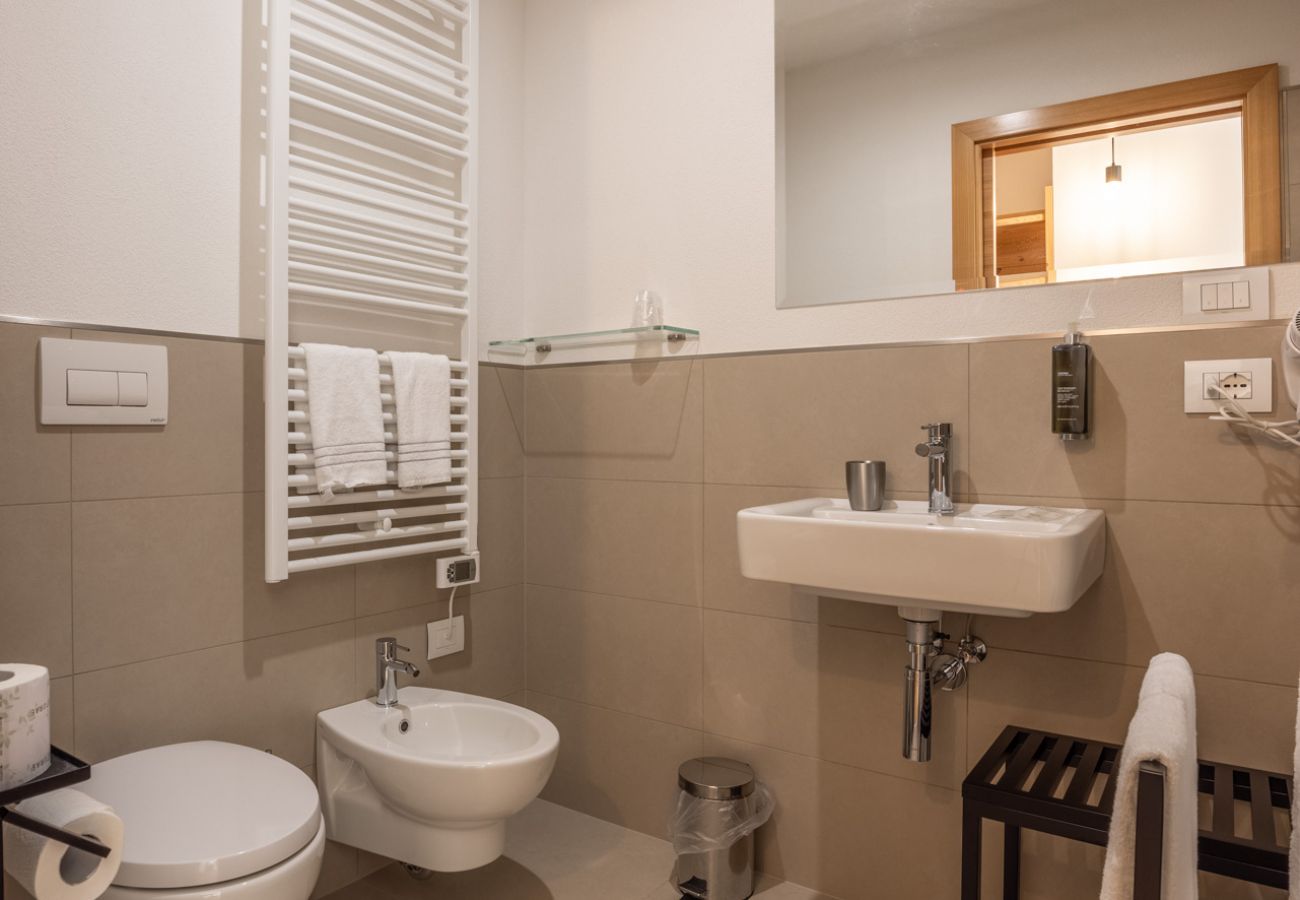 Affitto per camere a Pieve di Cadore - B&B GIALLO - Camera Wellness Doronico