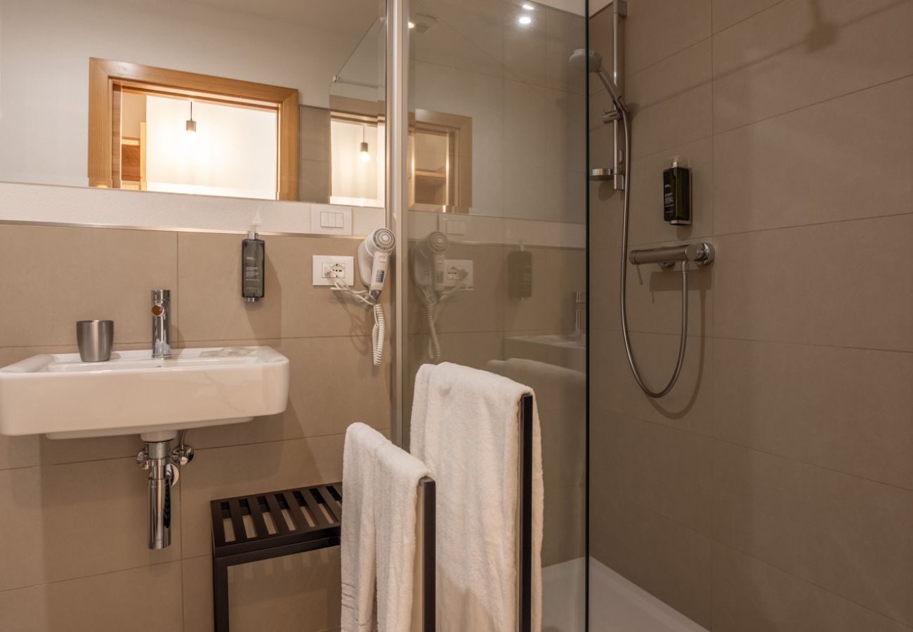 Affitto per camere a Pieve di Cadore - B&B GIALLO - Camera Wellness Doronico
