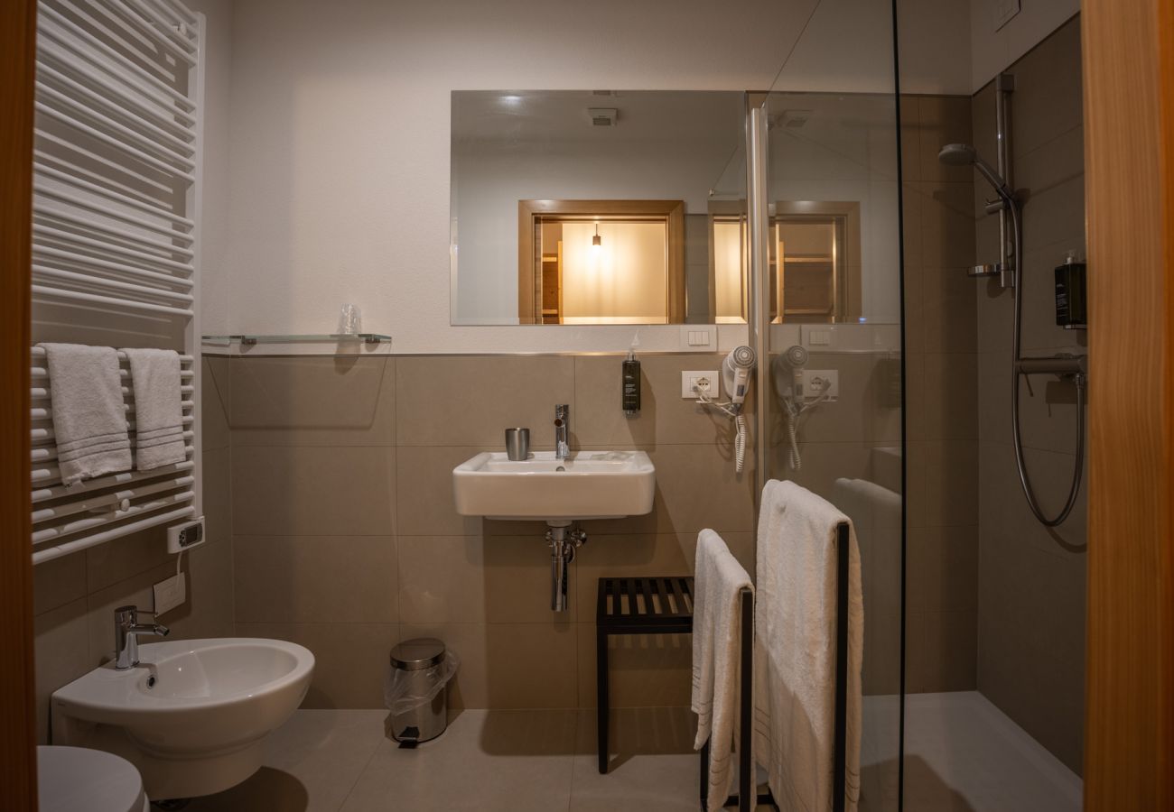 Affitto per camere a Pieve di Cadore - B&B GIALLO - Camera Wellness Doronico