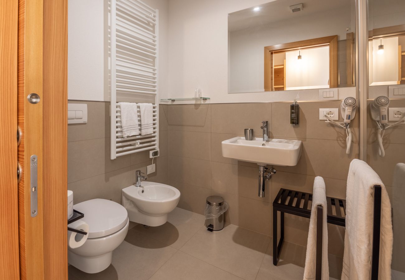 Affitto per camere a Pieve di Cadore - B&B GIALLO - Camera Wellness Raponzolo