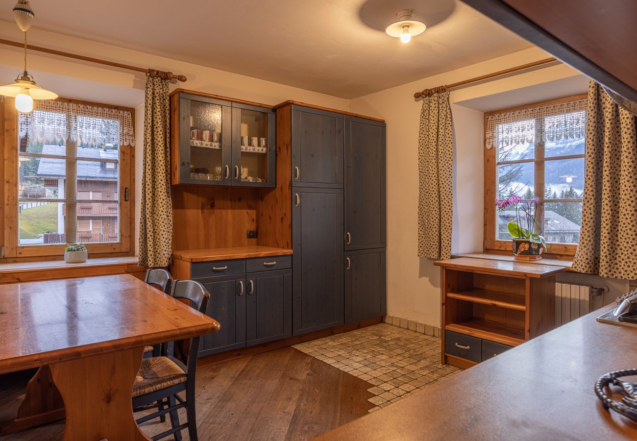 Appartamento a Cortina d´Ampezzo - Casa Da l'Oio con balcone e vista Dolomiti