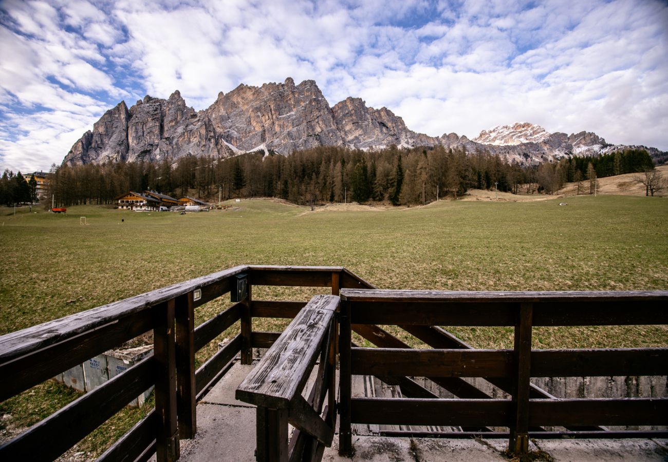 Appartamento a Cortina d´Ampezzo - Casa Ca Dei Pini, immersa nel verde