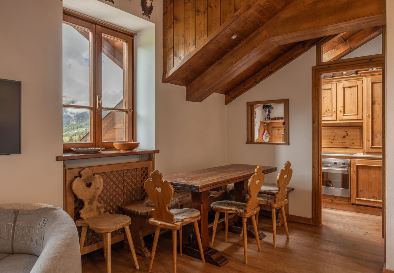 Appartamento a Cortina d´Ampezzo - Casa Blue Lodge, panoramica e confortevole