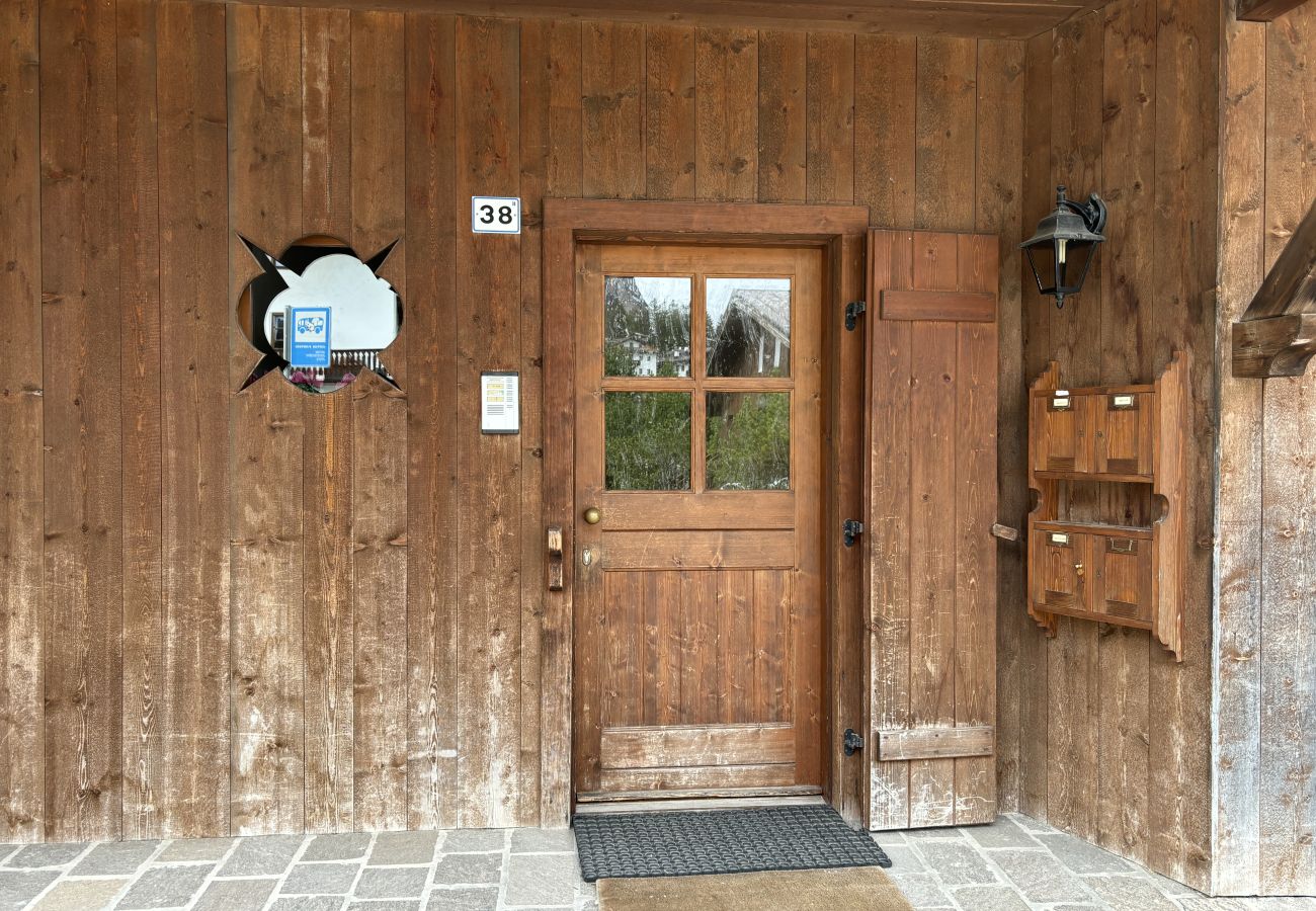 Appartamento a Cortina d´Ampezzo - Casa Blue Lodge, panoramica e confortevole