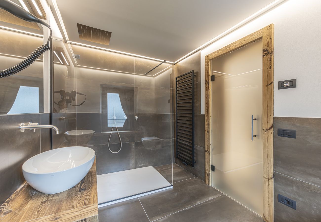 Appartamento a Auronzo di Cadore - Salvans Wellness - Camera Antracite