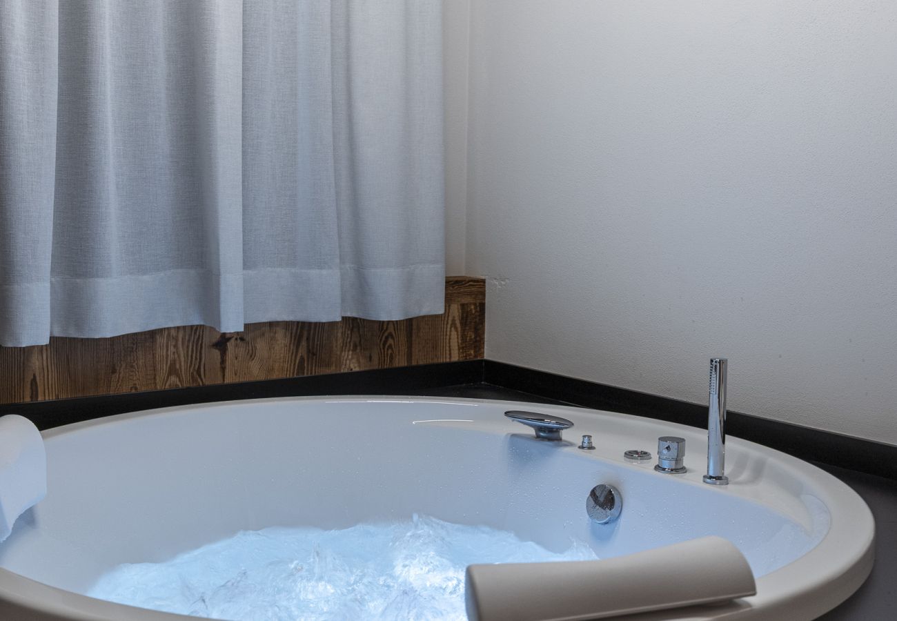 Appartamento a Auronzo di Cadore - Salvans Wellness - Camera Aurum