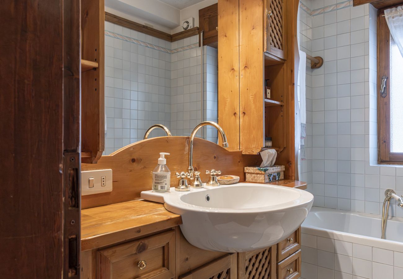 Appartamento a Cortina d´Ampezzo - Casa Merisanda, confortevole e immersa nel verde