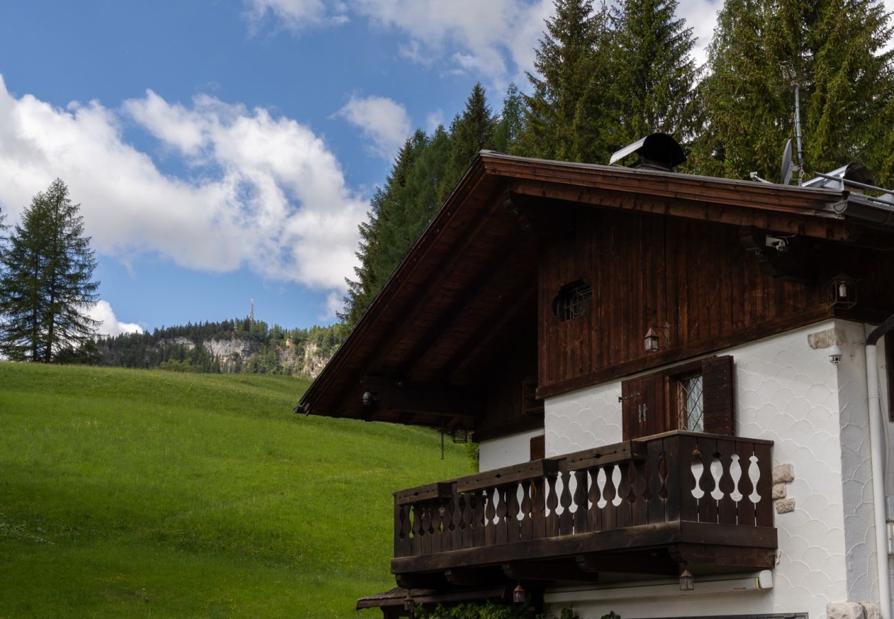 Appartamento a Cortina d´Ampezzo - Casa Chalet Cortina – Ampi Spazi e Panorama sulle Dolomiti