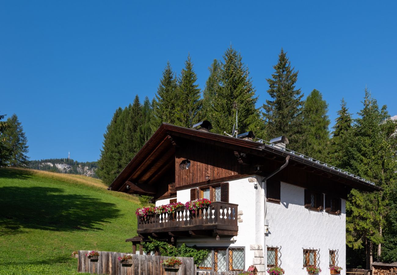 Appartamento a Cortina d´Ampezzo - Casa Chalet Cortina – Ampi Spazi e Panorama sulle Dolomiti