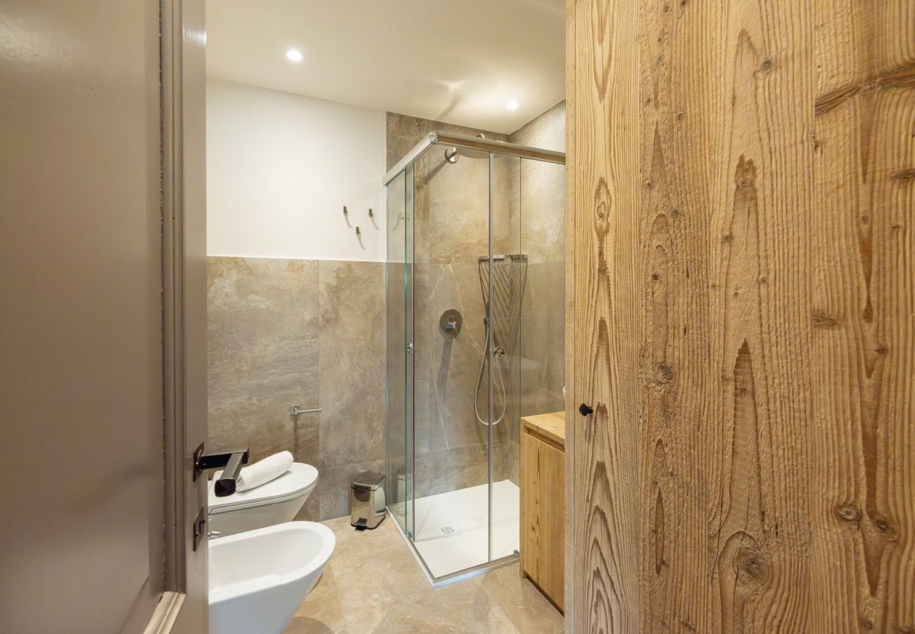 Appartamento a Cortina d´Ampezzo - Casa Cosulich, elegante con patio arredato e vista Dolomiti