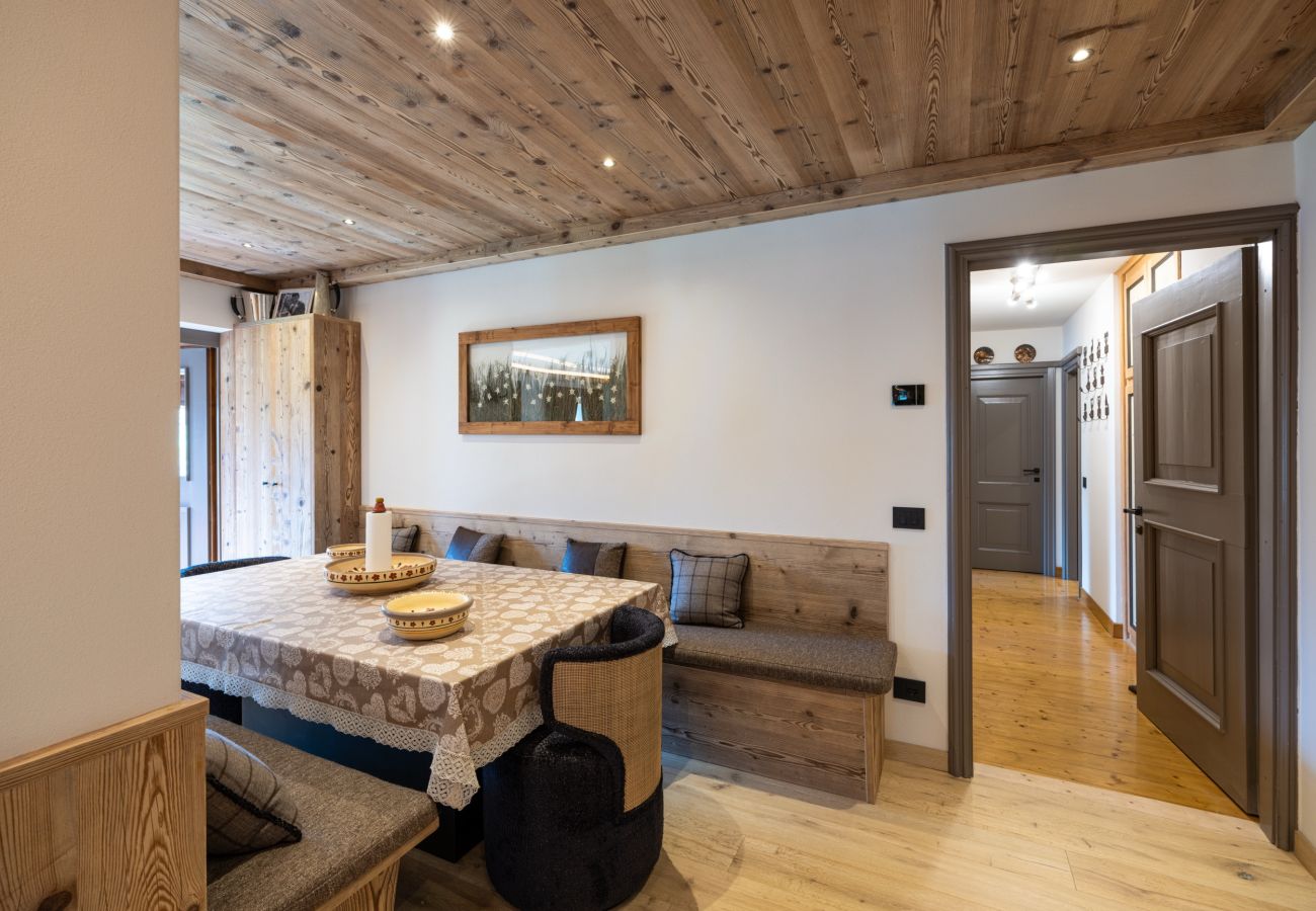 Appartamento a Cortina d´Ampezzo - Casa Cosulich, elegante con patio arredato e vista Dolomiti