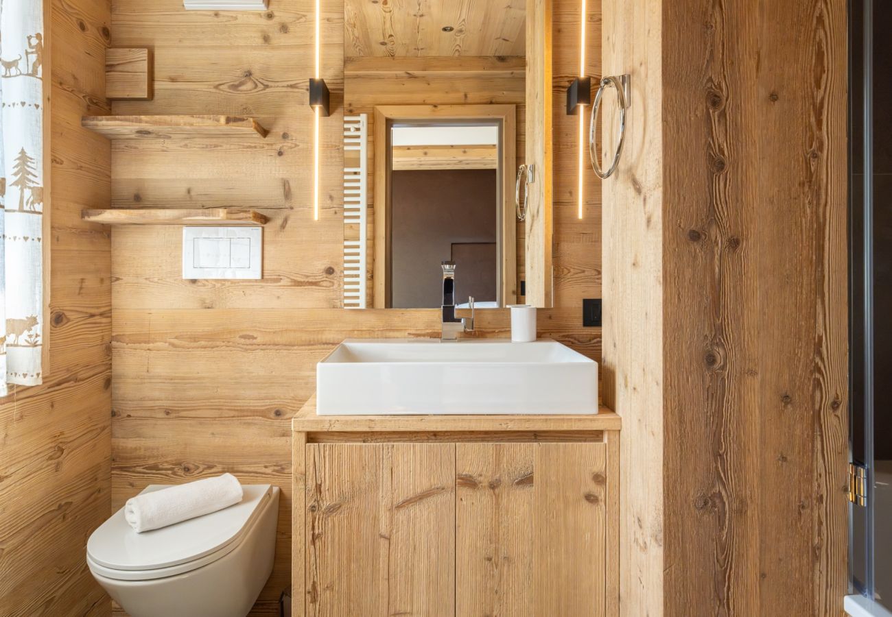 Appartamento a Cortina d´Ampezzo - Casa Cosulich, elegante con patio arredato e vista Dolomiti