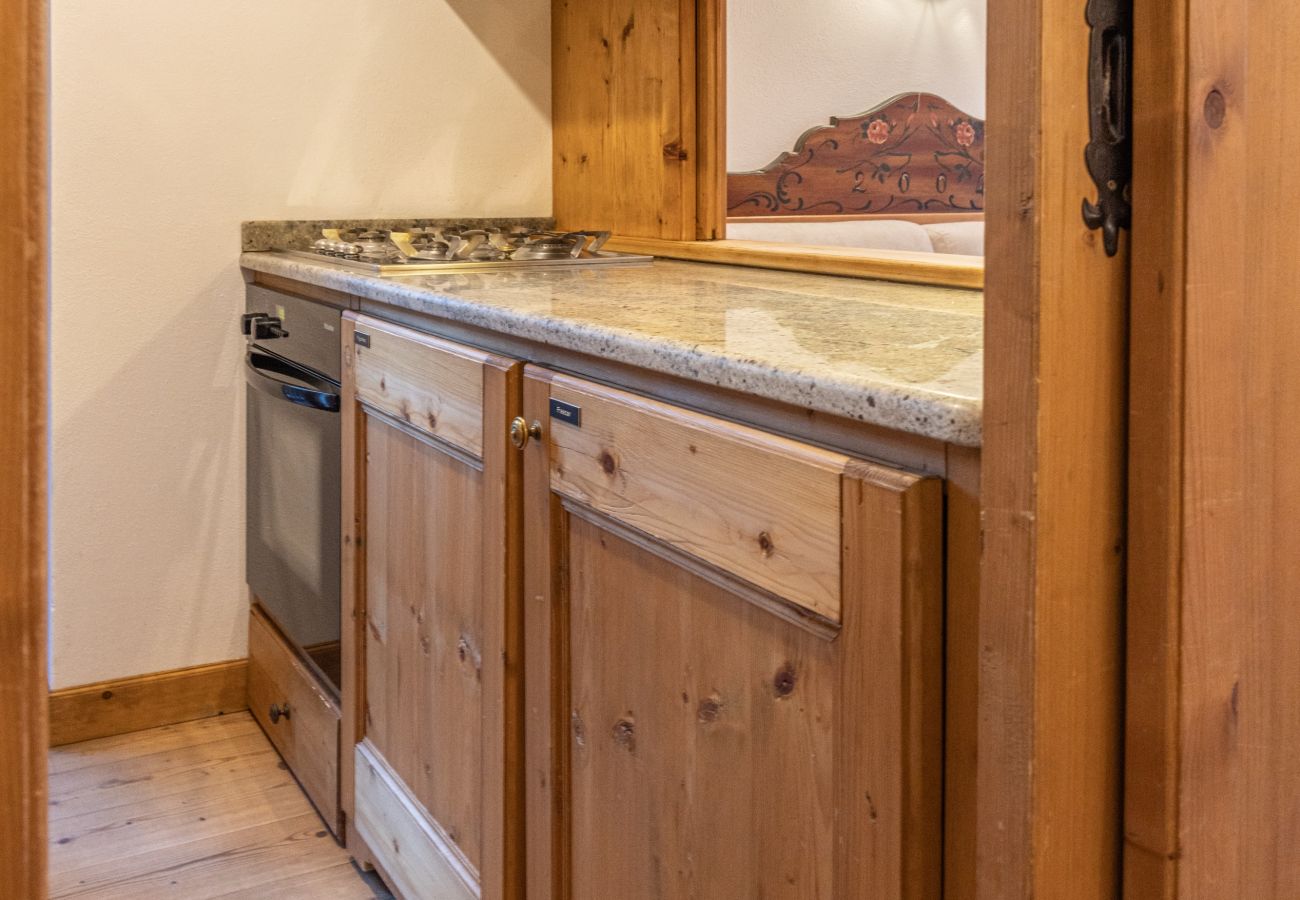 Appartamento a Cortina d´Ampezzo - Casa Ampezzo, in centro con balcone e parcheggio 