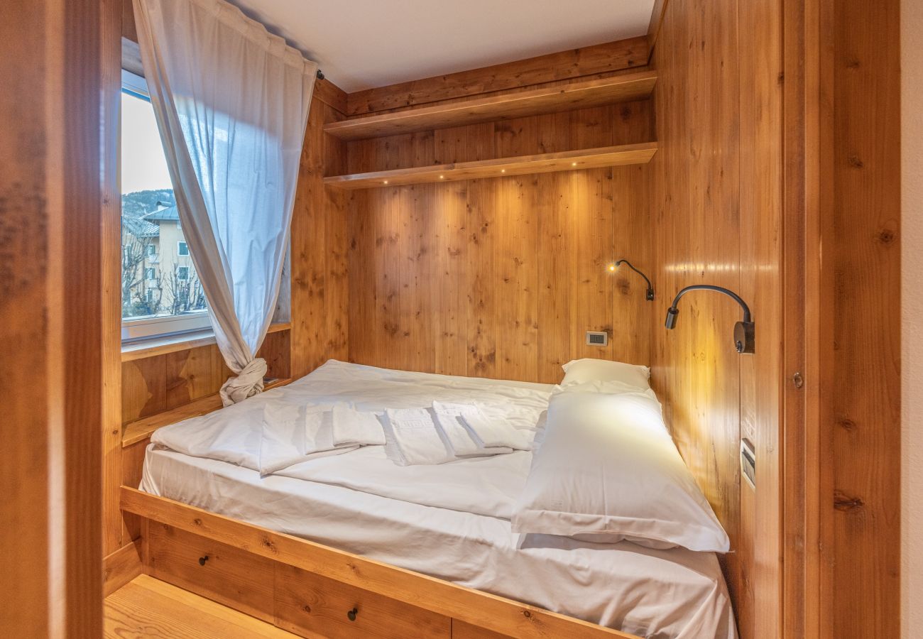 Appartamento a Cortina d´Ampezzo - Casa Ampezzo, in centro con balcone e parcheggio 