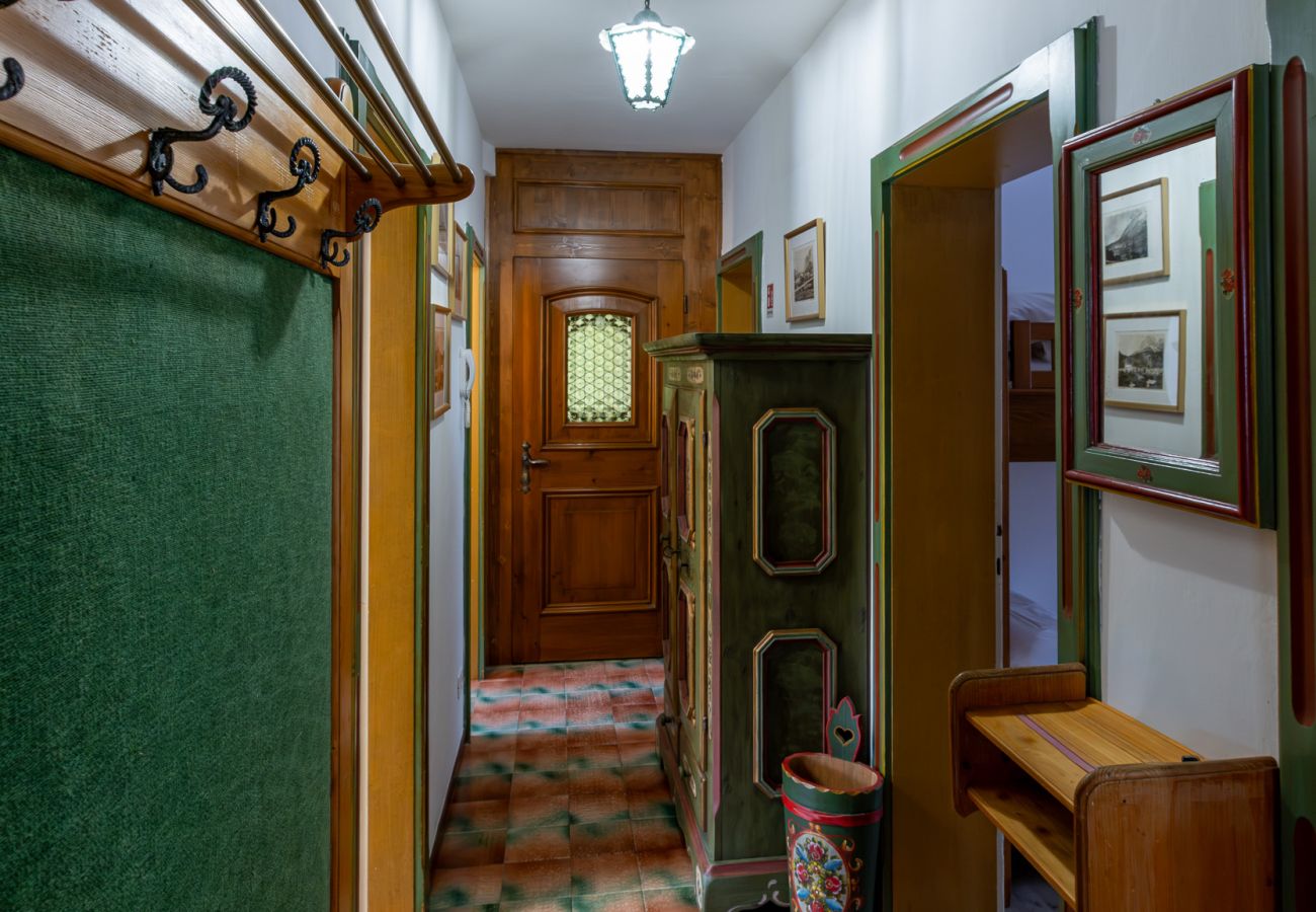 Appartamento a Cortina d´Ampezzo - Casa Alberti, con balcone panoramico e parcheggio