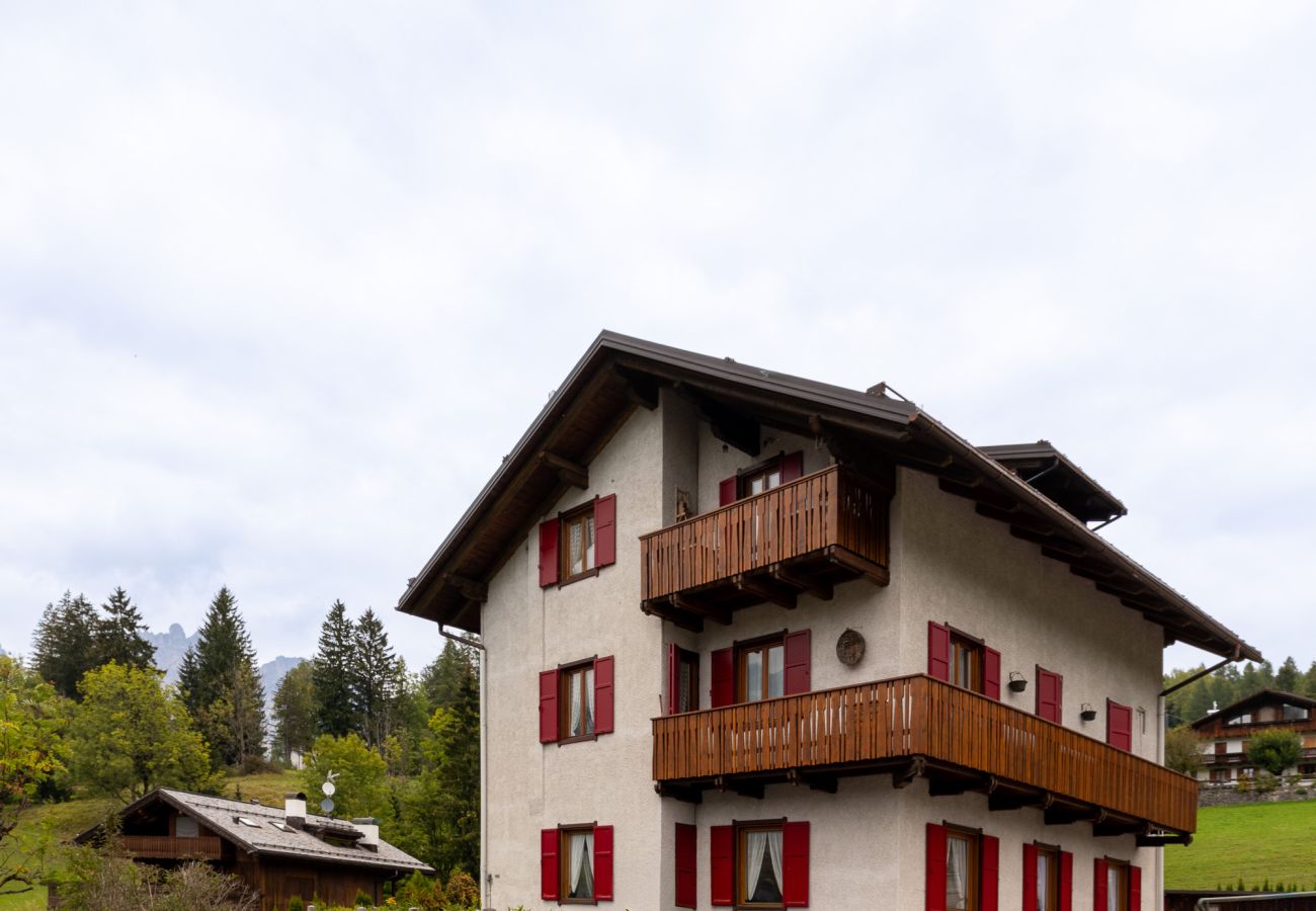Appartamento a Cortina d´Ampezzo - Casa Alberti, con balcone panoramico e parcheggio