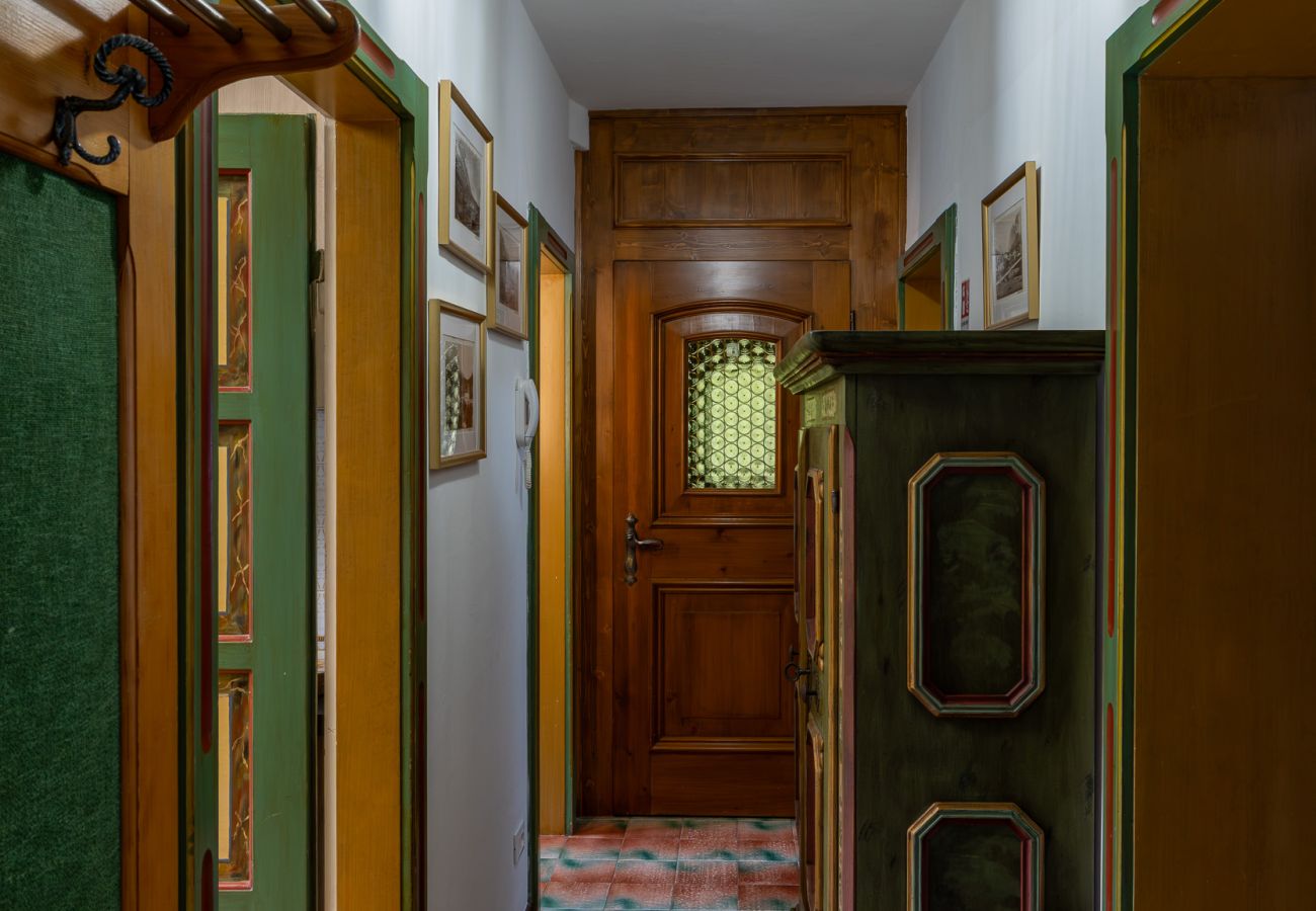 Appartamento a Cortina d´Ampezzo - Casa Alberti, con balcone panoramico e parcheggio