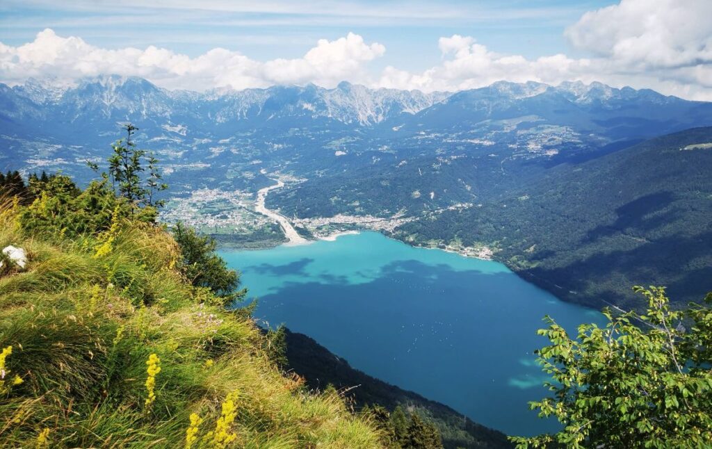 Lake-santa-croce-hiking