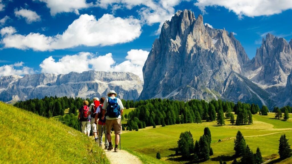 hiking-dolomites.jpg