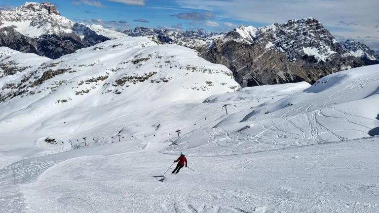Bus de Tofana Dolomiti