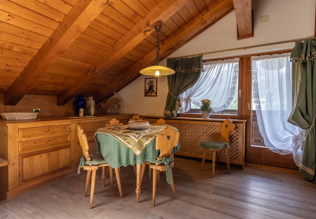 Ferienwohnung in San Vito di Cadore - Casa Belvedere 2 attic mit Dolomites view