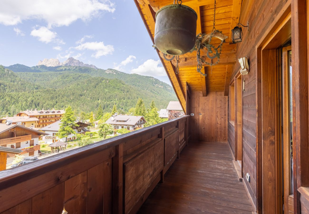 Ferienwohnung in San Vito di Cadore - Casa Belvedere 2 attic mit Dolomites view