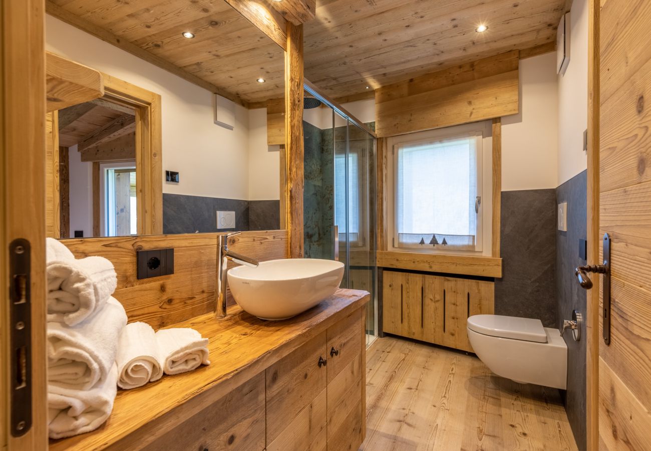 Ferienwohnung in Borca di Cadore - Lino Deluxe Suite with Wellness