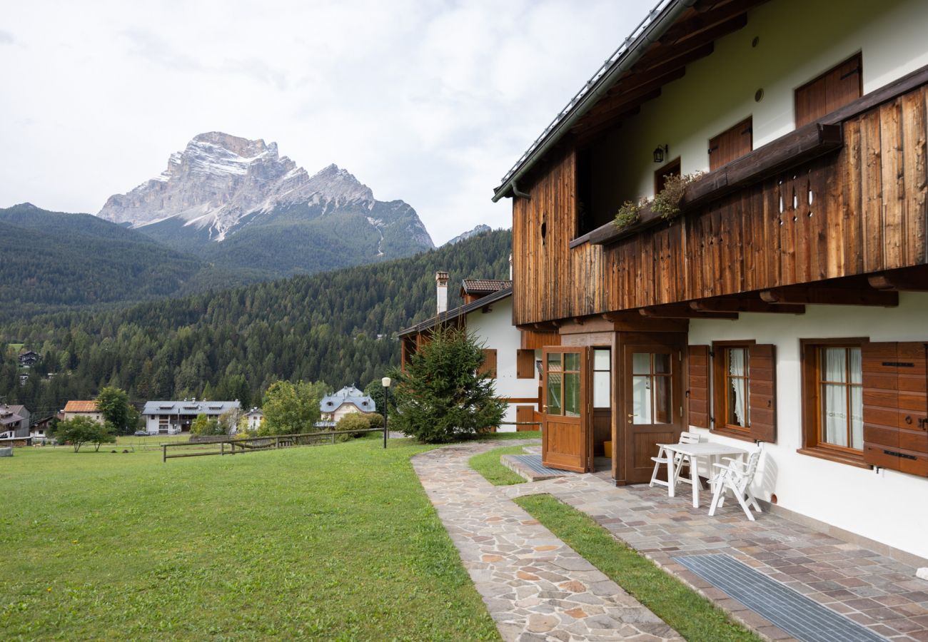 Ferienwohnung in San Vito di Cadore - Casa Belvedere 1  with Dolomites view