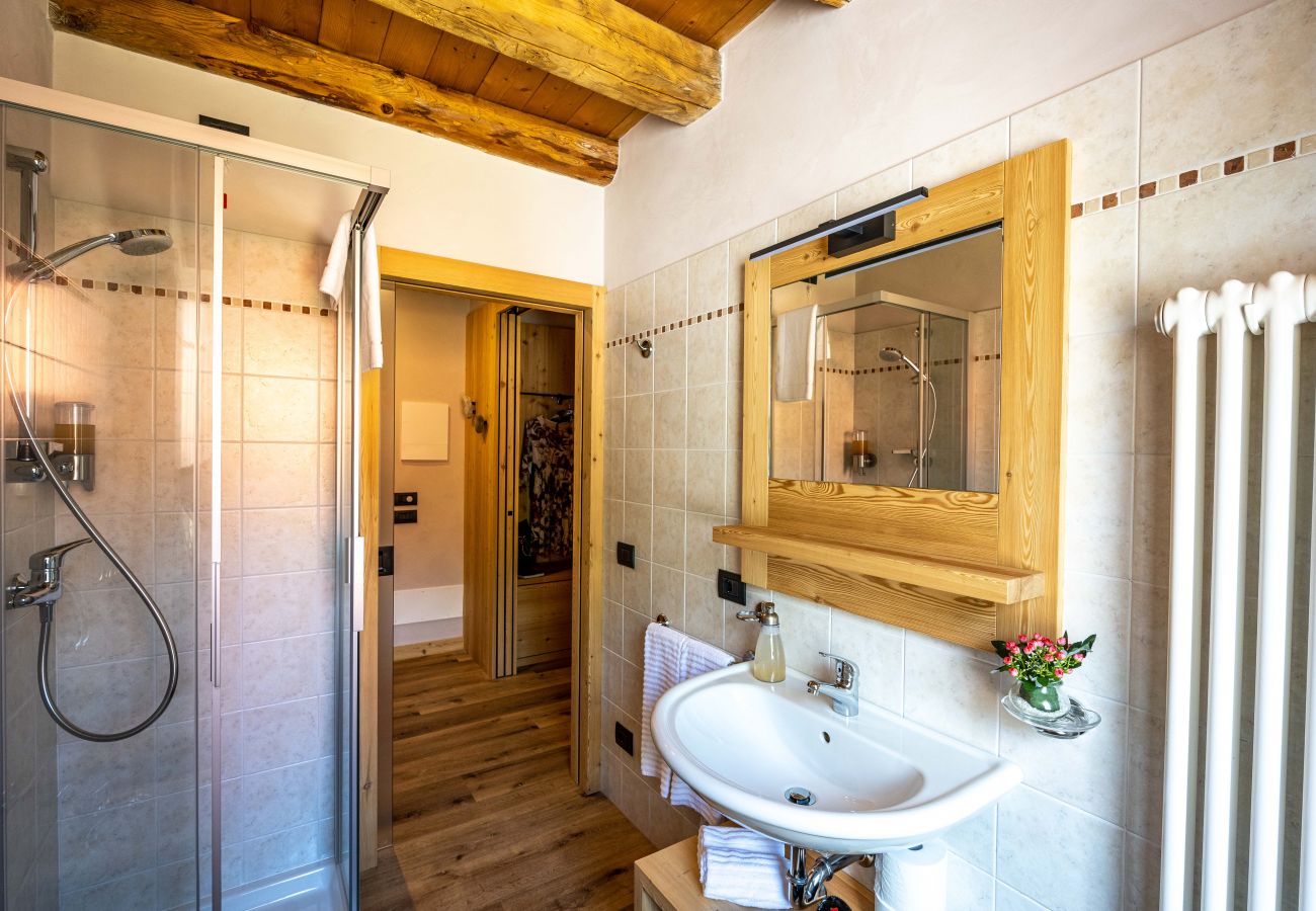 Zimmeranmietung in Lamosano -  TEVERONE SUITES & WELLNESS - Camera Civetta