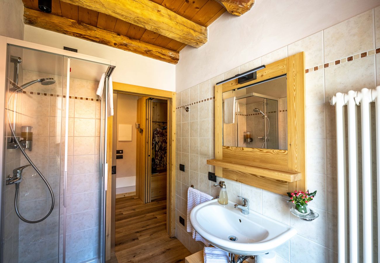 Zimmeranmietung in Lamosano -  TEVERONE SUITES & WELLNESS - Camera Civetta