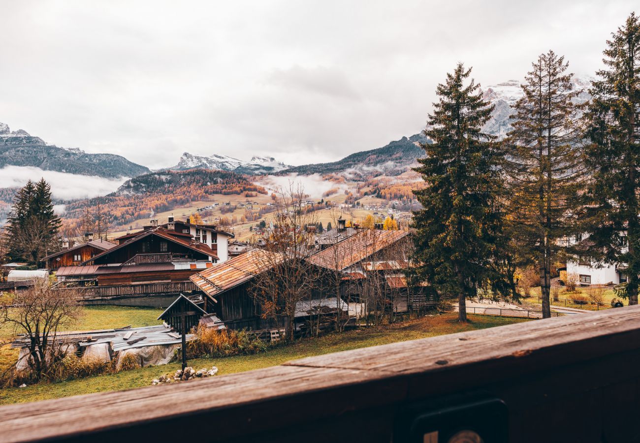 Ferienwohnung in Cortina d´Ampezzo - Casa Da l'Oio mit Balkon und Dolomitensicht