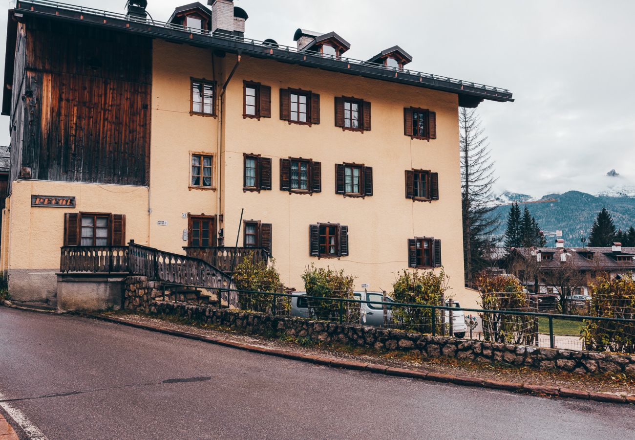 Ferienwohnung in Cortina d´Ampezzo - Casa Da l'Oio mit Balkon und Dolomitensicht