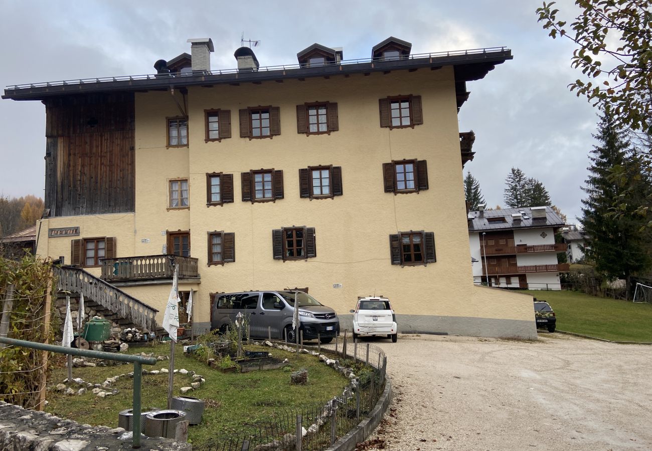 Ferienwohnung in Cortina d´Ampezzo - Casa Da l'Oio mit Balkon und Dolomitensicht