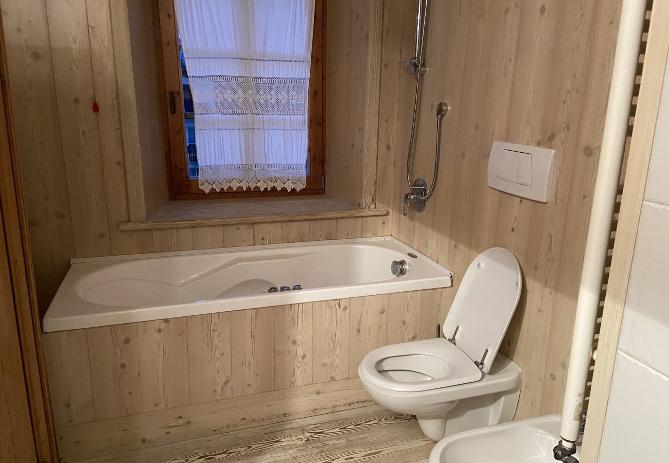 Ferienwohnung in Cortina d´Ampezzo - Casa Da l'Oio mit Balkon und Dolomitensicht