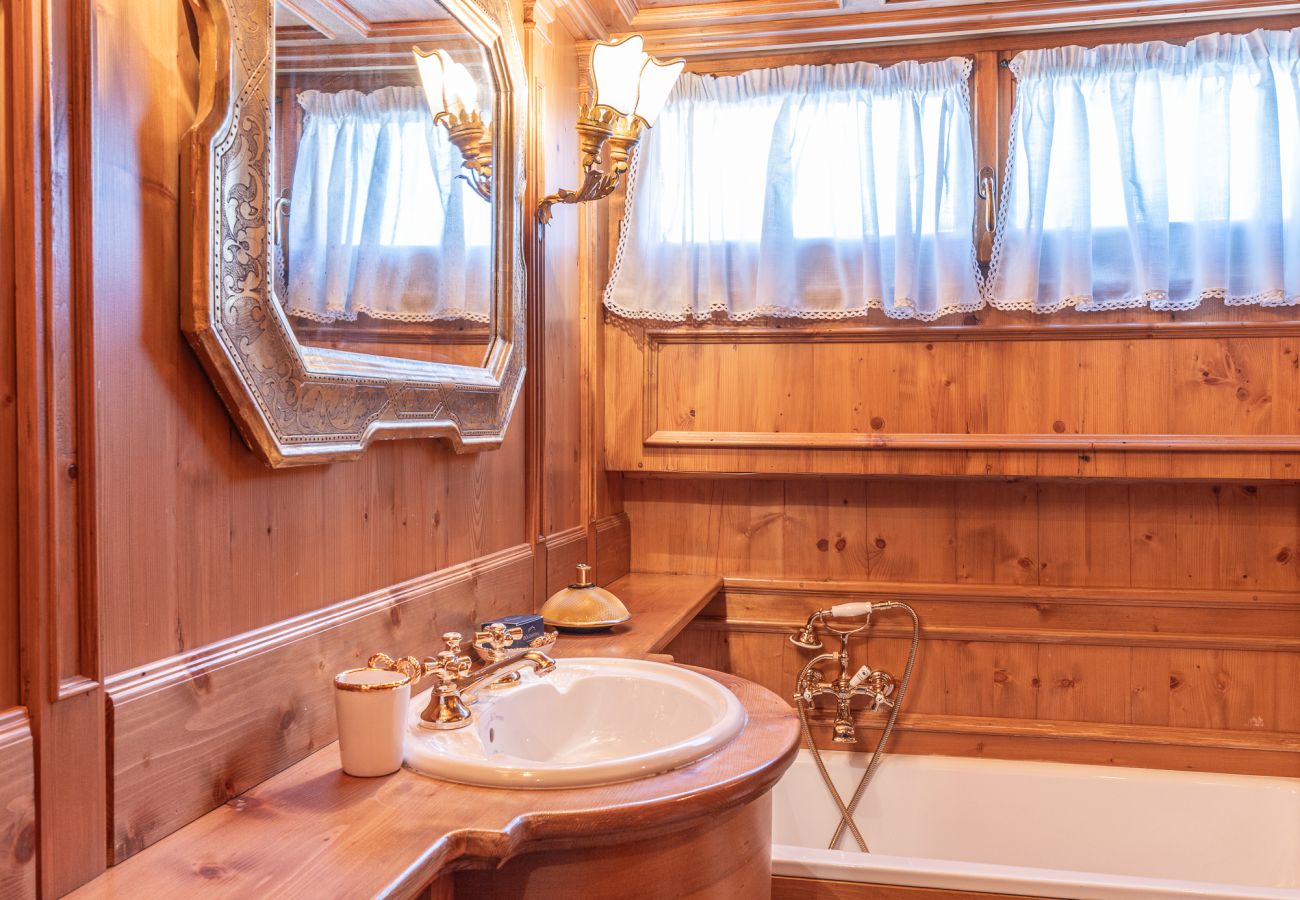 Ferienwohnung in Cortina d´Ampezzo - Casa Cirmoli, ein gemütliches Dachgeschoss im Grünen