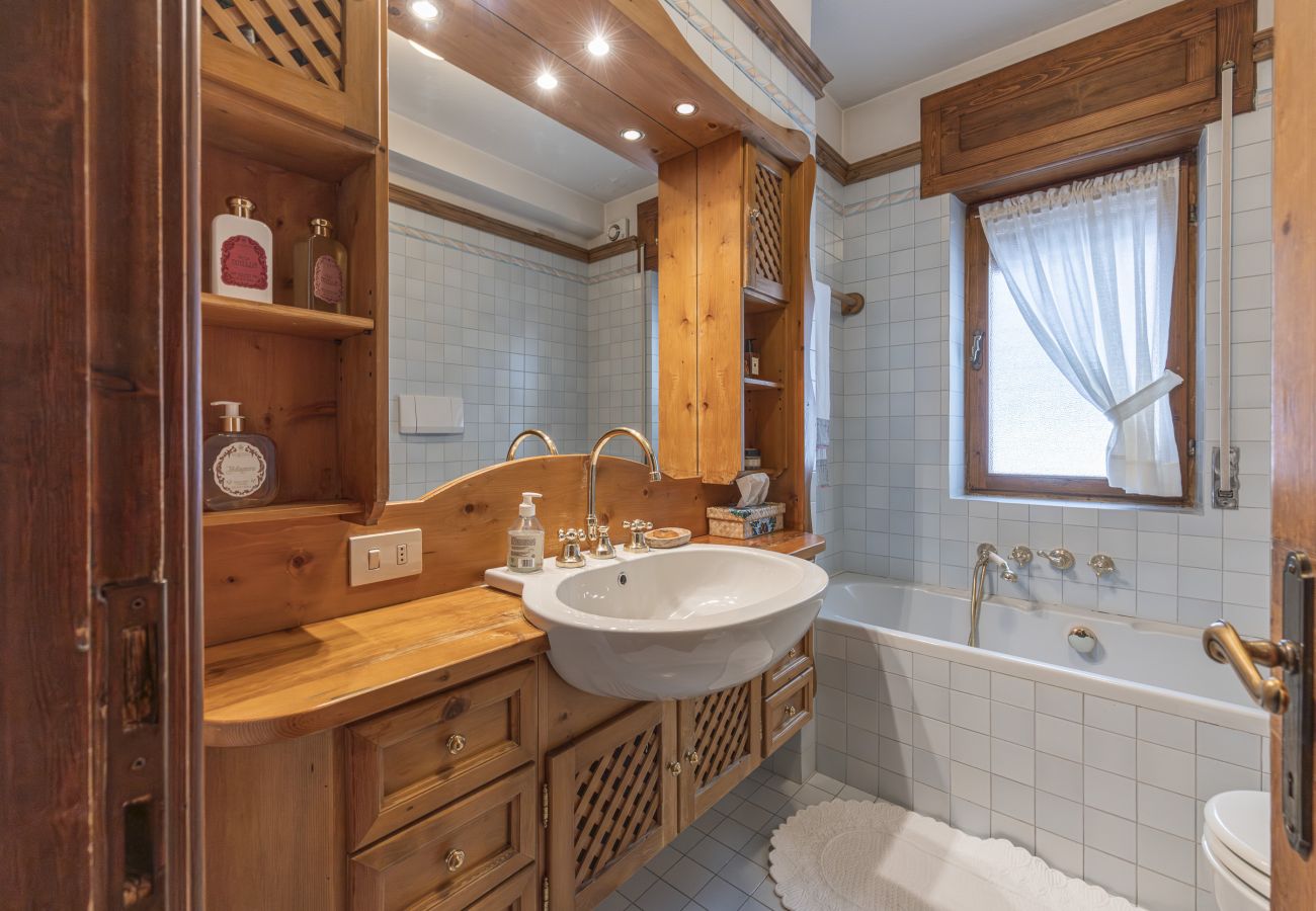 Ferienwohnung in Cortina d´Ampezzo - Casa Merisanda, komfortabel und von Grün umgeben