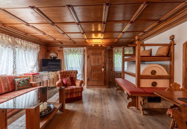  in Cortina d´Ampezzo - Casa Chalet Cortina – Großzügige Räume und Dolomitenpanorama