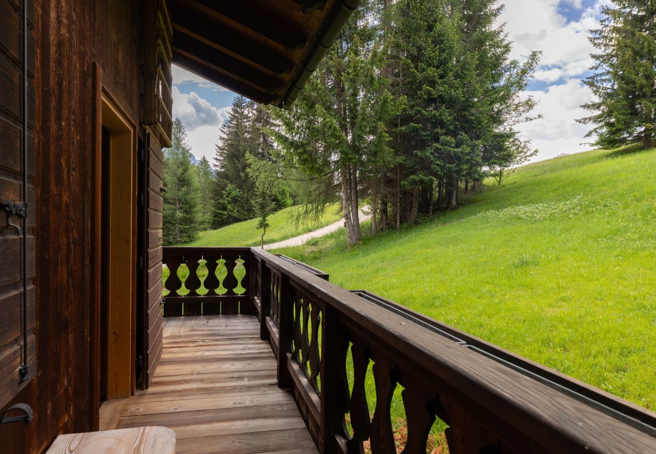 Ferienwohnung in Cortina d´Ampezzo - Casa Chalet Cortina – Großzügige Räume und Dolomitenpanorama