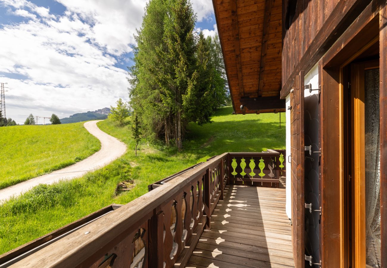 Ferienwohnung in Cortina d´Ampezzo - Casa Chalet Cortina – Großzügige Räume und Dolomitenpanorama