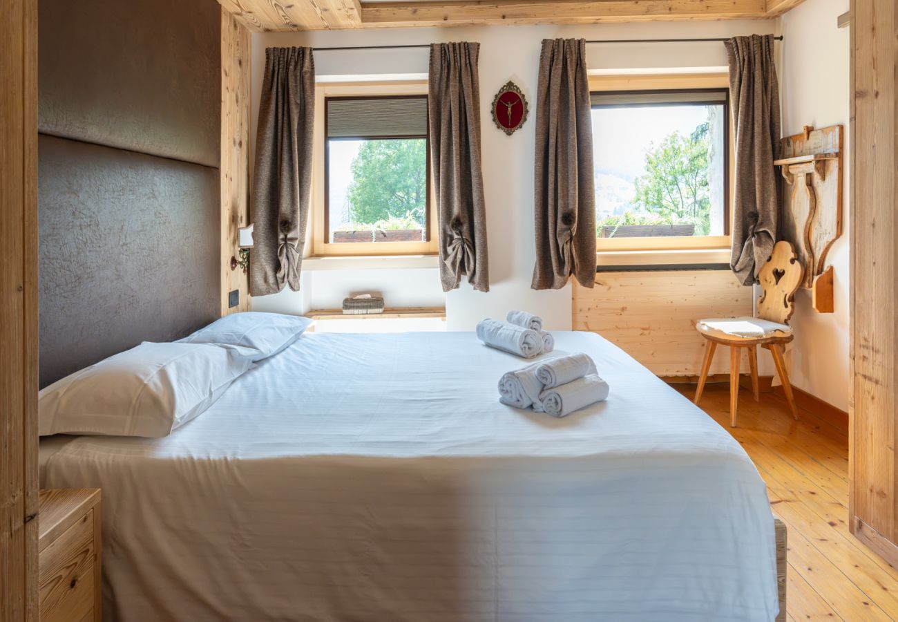 Ferienwohnung in Cortina d´Ampezzo - Casa Cosulich – elegante mit möblierter Terrasse und Dolomitenblick