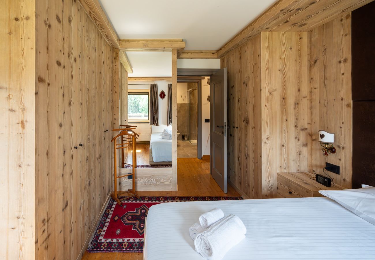 Ferienwohnung in Cortina d´Ampezzo - Casa Cosulich – elegante mit möblierter Terrasse und Dolomitenblick
