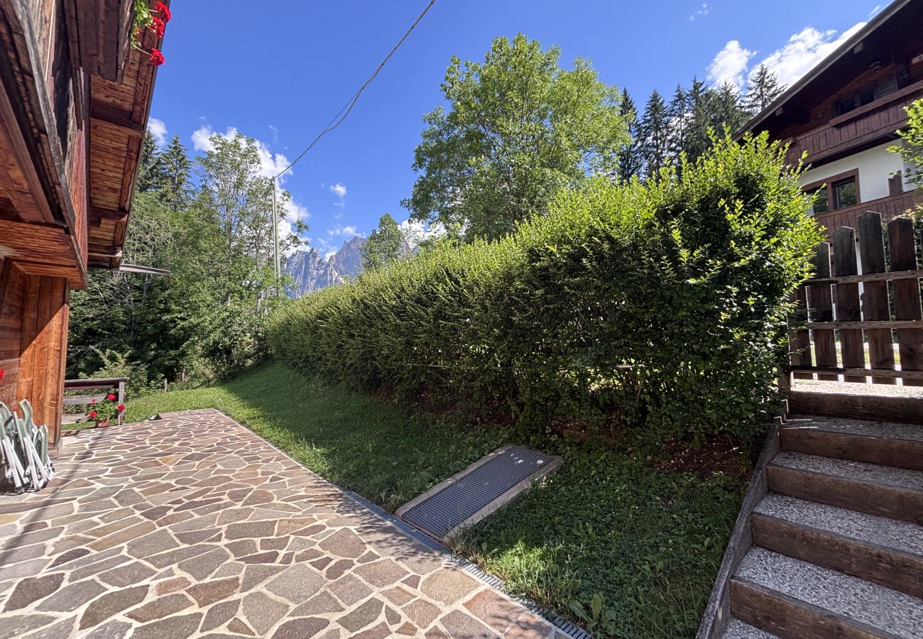 Ferienwohnung in Cortina d´Ampezzo - Casa di Gio – Nahe dem Zentrum mit Balkon und herrlichem Bergblick