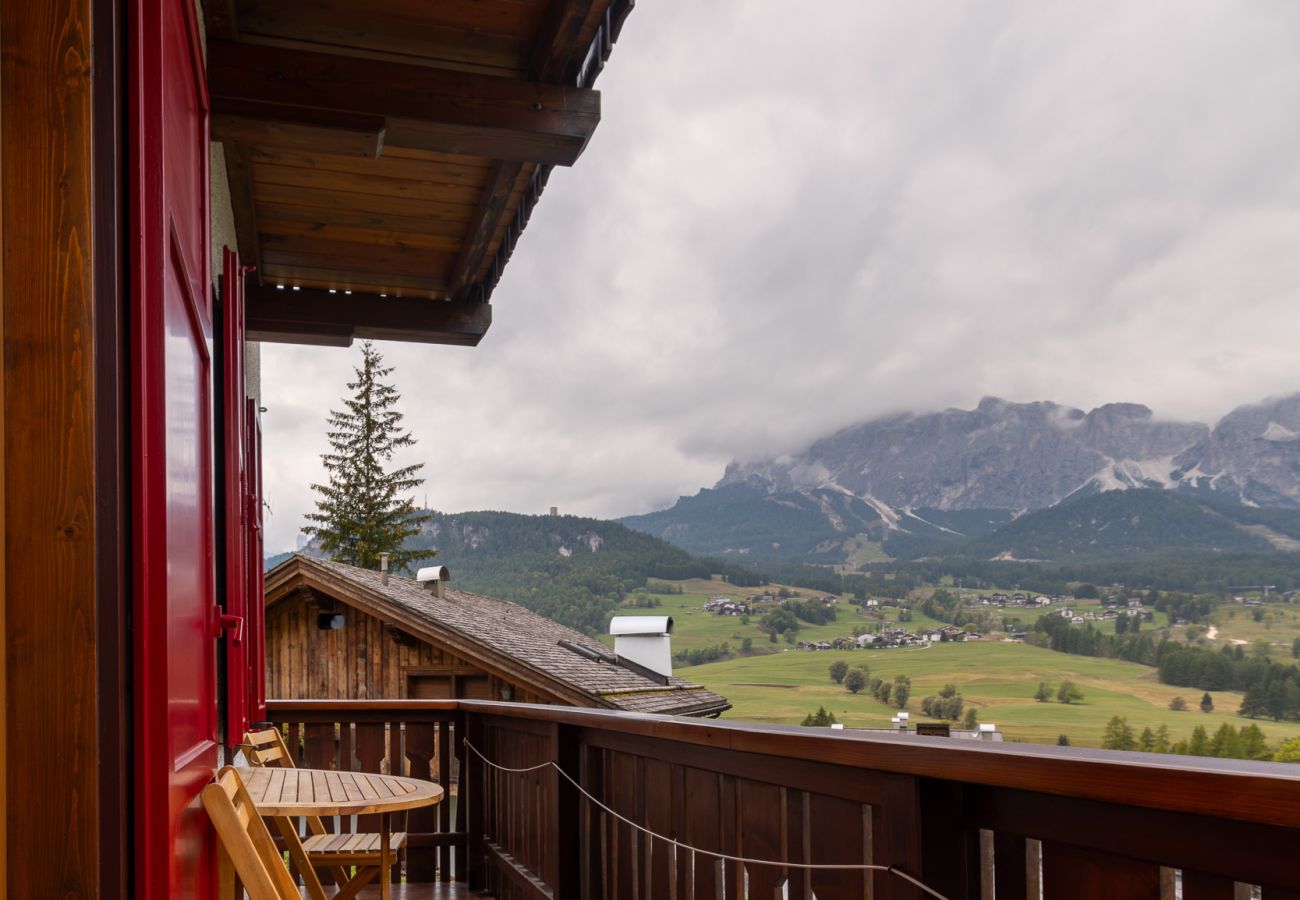 Ferienwohnung in Cortina d´Ampezzo - Casa Alberti mit Panoramabalkon und Parkplatz