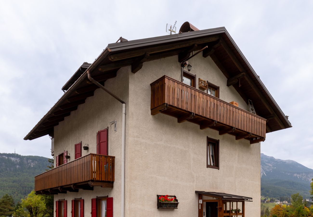 Ferienwohnung in Cortina d´Ampezzo - Casa Alberti mit Panoramabalkon und Parkplatz
