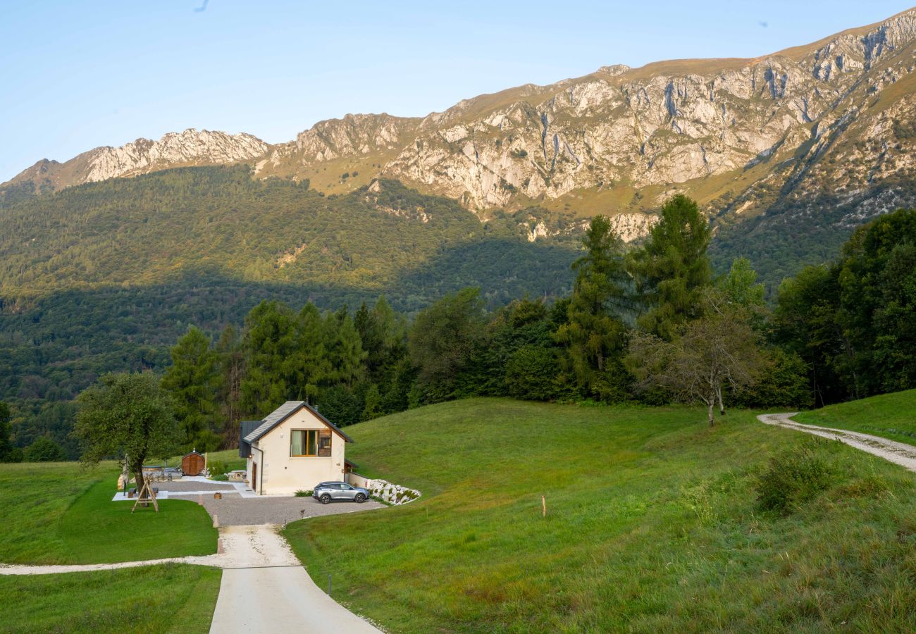 Chalet in Chies d´Alpago - Casera Cornolera