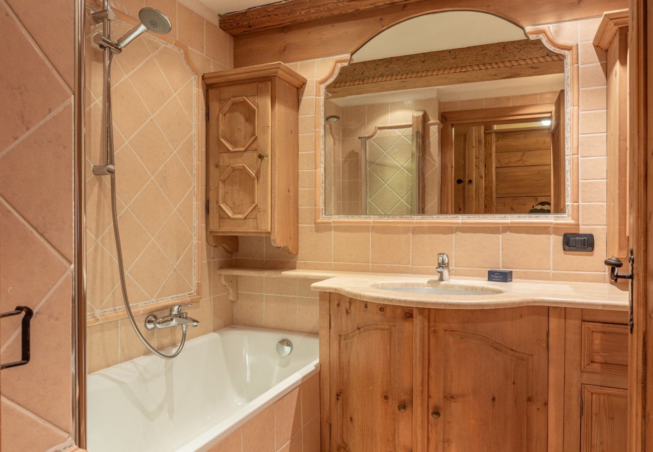 Apartment in Cortina d´Ampezzo - Casa Col, near the ski slopes with view of the Dolomites