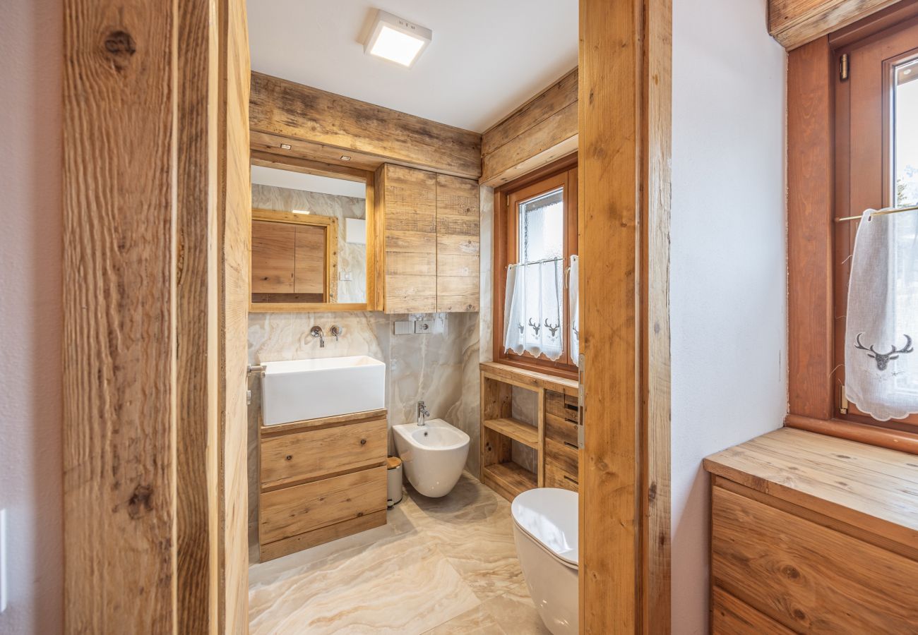 Apartment in Cortina d´Ampezzo - Ca' Dolomiti, luxurious, panoramic and close to the center and the slopes