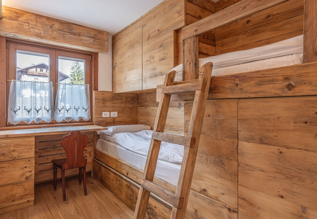 Apartment in Cortina d´Ampezzo - Ca' Dolomiti, luxurious, panoramic and close to the center and the slopes