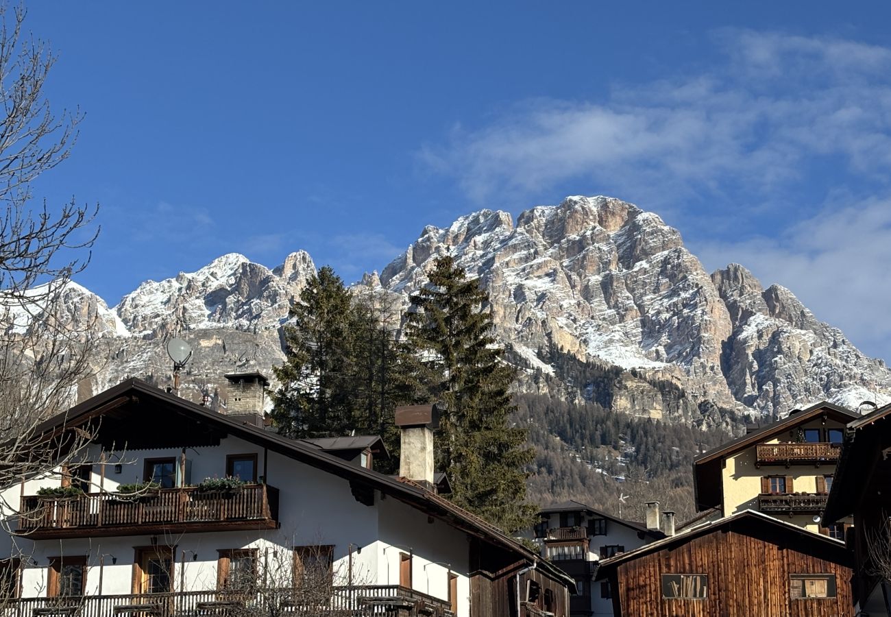 Apartment in Cortina d´Ampezzo - Ca' Dolomiti, luxurious, panoramic and close to the center and the slopes