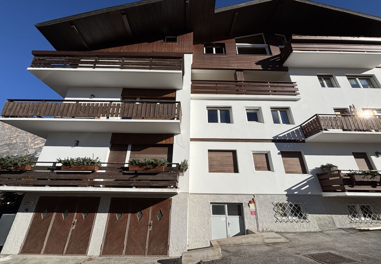 Apartment in Cortina d´Ampezzo - Ca' Dolomiti, luxurious, panoramic and close to the center and the slopes